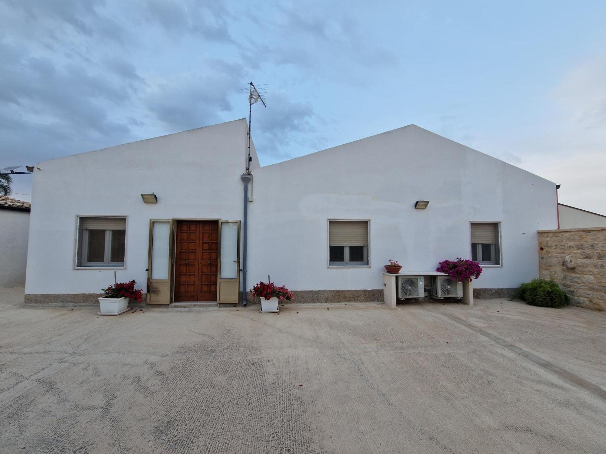 Casa vacanza i due ulivi Modica Esterno foto